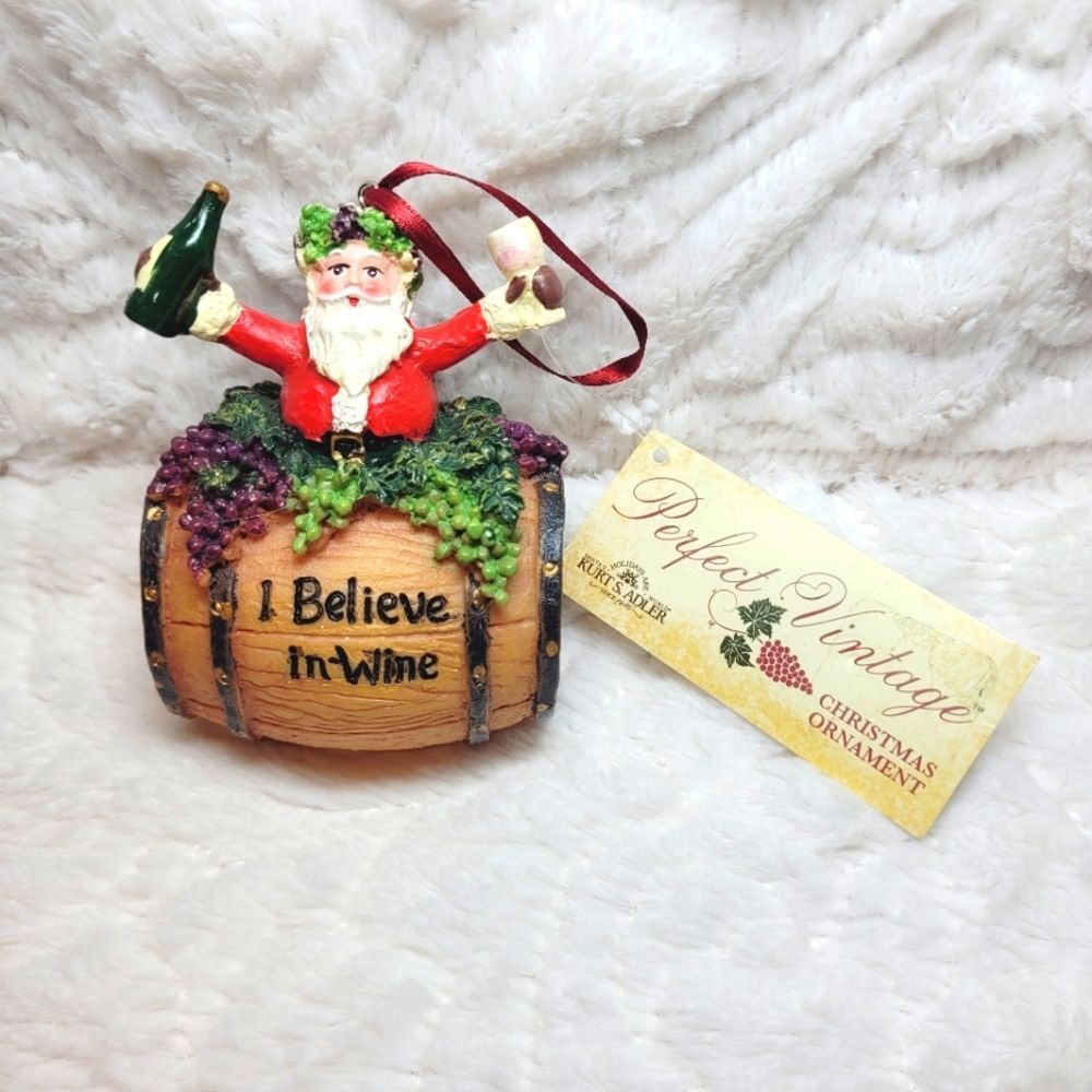 Kurt Adler I Believe in Wine Ornament Santa Claus Sitting on Barrel D0810 New